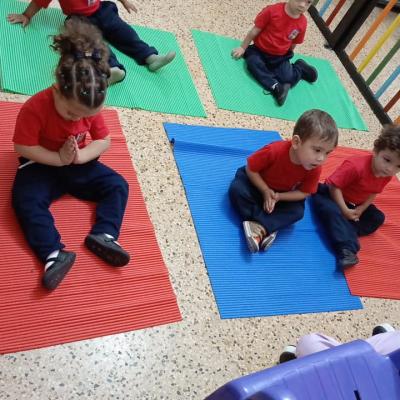 Salonm2usoyoga3d7